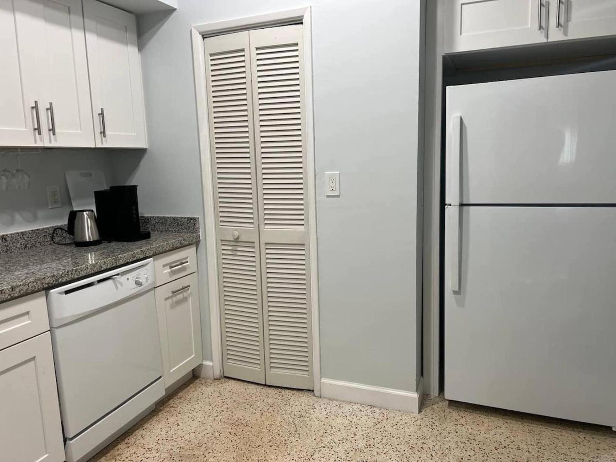 Work, Rest And Play: Wifi, Tv And Backyard Bliss Apartment North Miami Beach Exterior foto