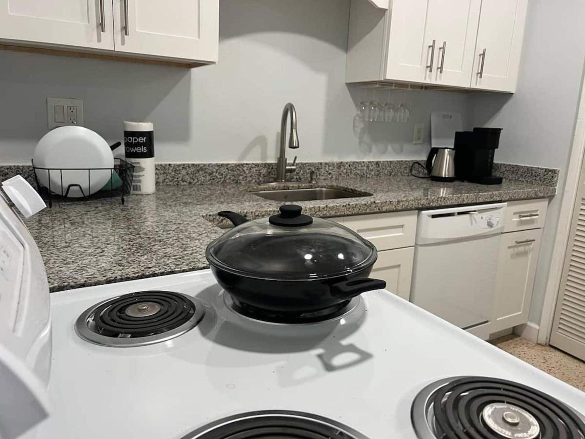Work, Rest And Play: Wifi, Tv And Backyard Bliss Apartment North Miami Beach Exterior foto